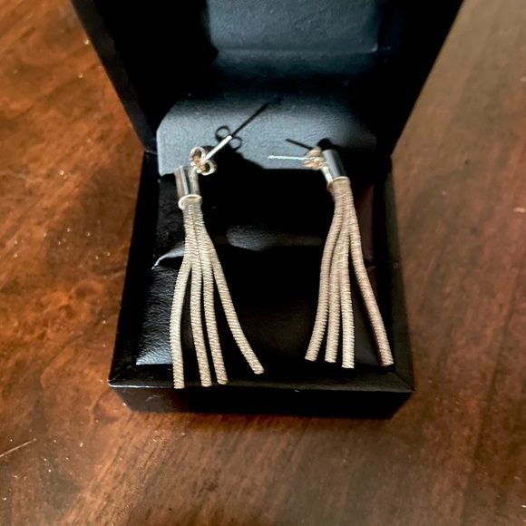 Vintage Sterling Silver Long Tassel Dangle Earrings. Simple and stunning. - Picture 4 of 6